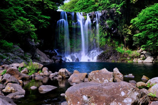 Cheonjiyeon Warterfall