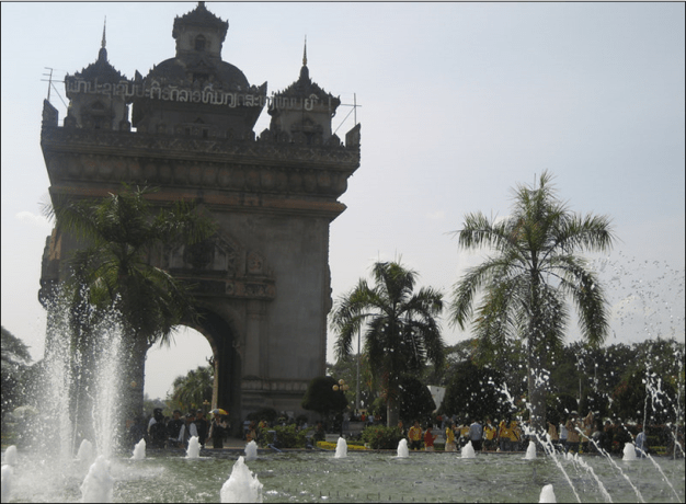 In Vientiane you can find the Laotion version of the “Arc de Triumph”