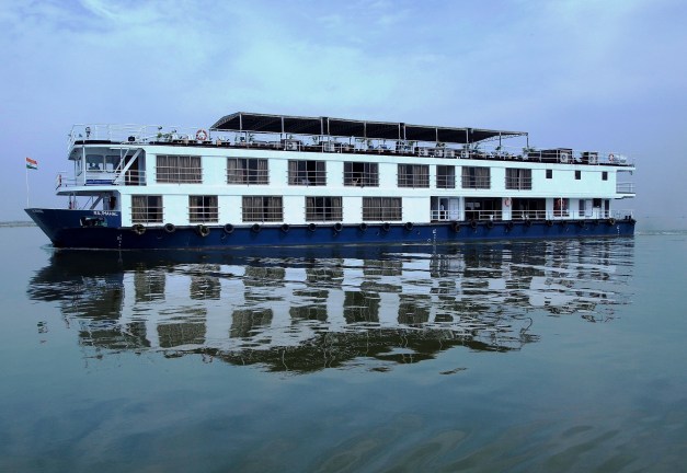 Holy Ganges - Upstream, Farakka to Patna (Bengal Despatch 2) on the ABN Rajmahal